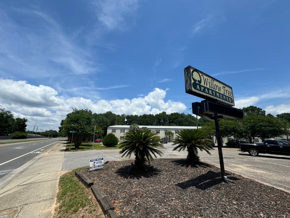 Willow Tree Apartments in Milton, FL - Foto de edificio