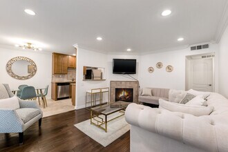 4466 Coldwater Canyon Ave in Los Angeles, CA - Building Photo - Building Photo