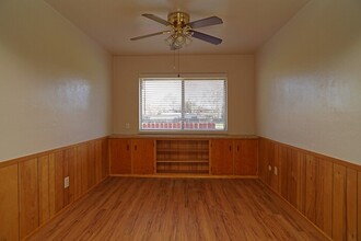 5612 Cypress Ave in Carmichael, CA - Foto de edificio - Building Photo
