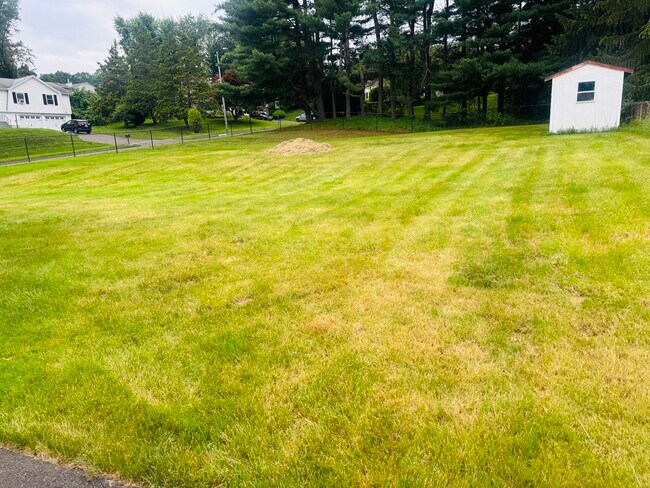 5 Jonathan Pl in Bloomfield, CT - Building Photo - Building Photo