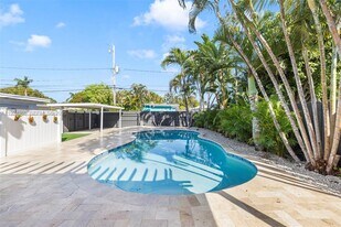 1627 Moffett St in Hollywood, FL - Building Photo