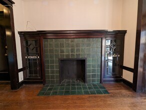 2428 N Sawyer Ave in Chicago, IL - Building Photo - Building Photo