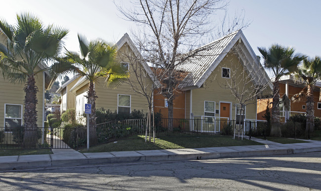 Serenity Village in Escondido, CA - Building Photo - Building Photo