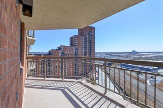 1332 Harmon Cove Tower in Secaucus, NJ - Building Photo - Building Photo