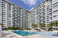 1340 Flamingo Way, Unit 526 in Miami Beach, FL - Building Photo - Building Photo