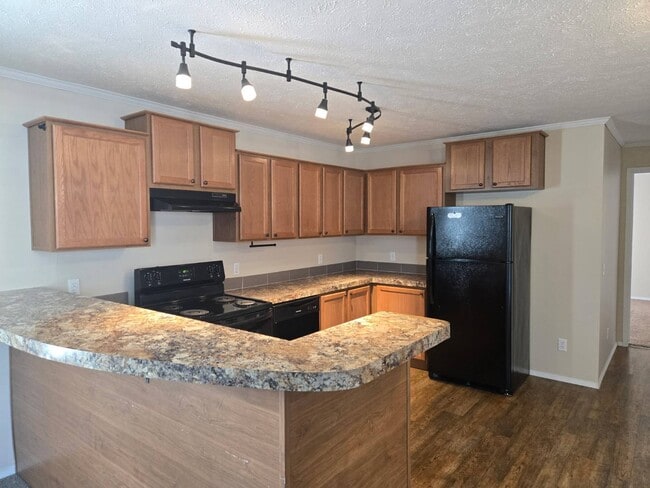 1301 OH-523 in Fremont, OH - Building Photo - Building Photo