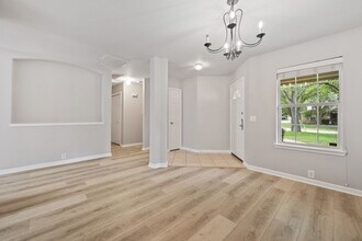 2851 Sandberry Dr in Houston, TX - Building Photo - Building Photo
