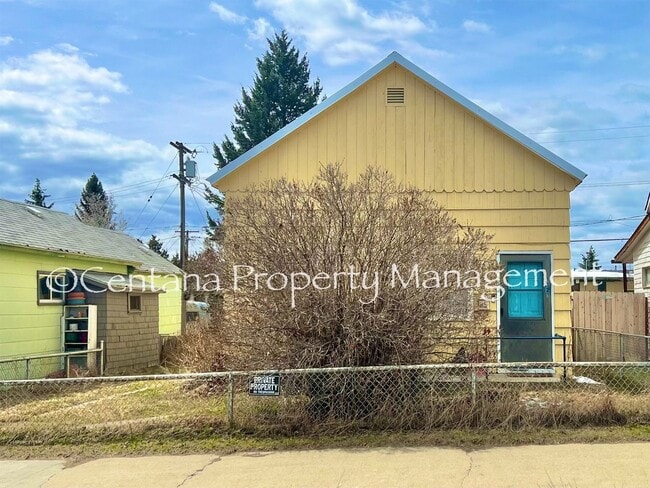 property at 1121 S Wyoming St