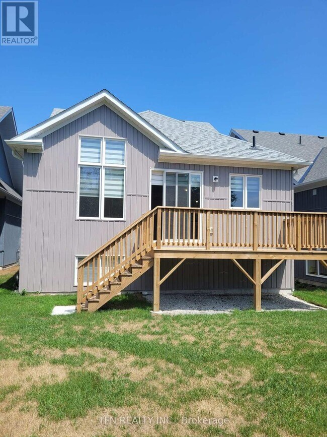 3213 Mosley St in Wasaga Beach, ON - Building Photo - Building Photo