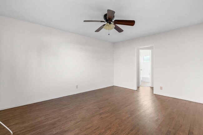 330 W Alameda in Burbank, CA - Building Photo - Building Photo