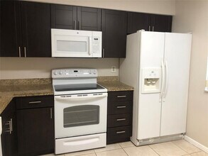 729 NW 92nd Ave in Plantation, FL - Building Photo - Building Photo