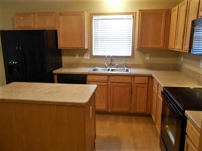 2271 Landcrest Dr in Lancaster, OH - Building Photo - Building Photo