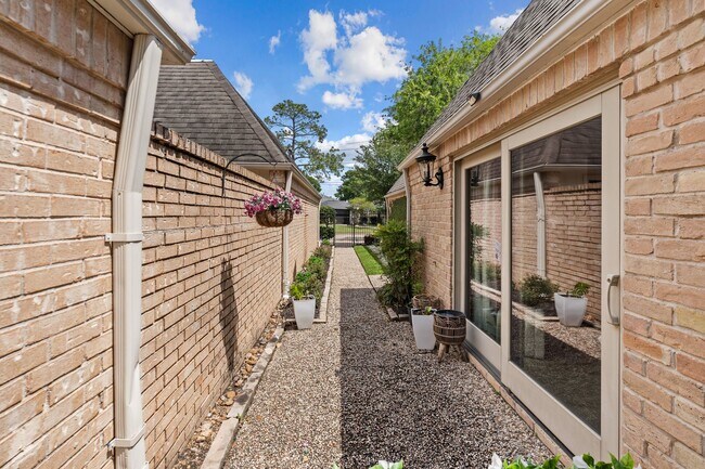 property at 40 Wellington Ct