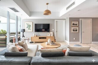 2627 S Bayshore Dr in Miami, FL - Building Photo - Building Photo