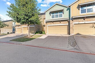 1620 Bryant Dr, Unit 503 in Round Rock, TX - Building Photo - Building Photo