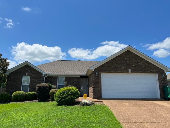 property at 121 Castleton Cv