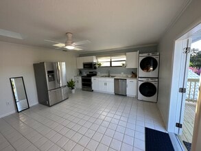 2945 68th St N in St. Petersburg, FL - Foto de edificio - Building Photo