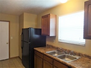 2572 Edencreek Ln in Columbus, OH - Building Photo - Building Photo