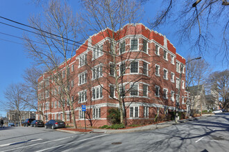 Aston Apartments in Asheville, NC - Building Photo - Building Photo