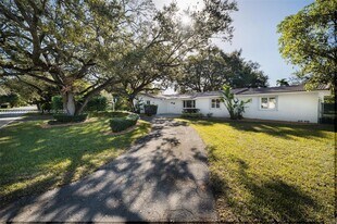 8390 SW 132nd St in Miami, FL - Building Photo