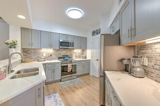 3312 Bay Club Cir in Tampa, FL - Building Photo - Building Photo