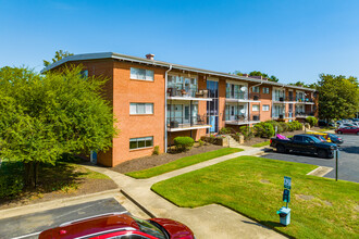 Riverside Park Apartments in Hopewell, VA - Building Photo - Building Photo