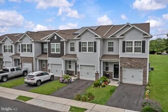 3 Katherine Dr in Burlington, NJ - Building Photo - Building Photo