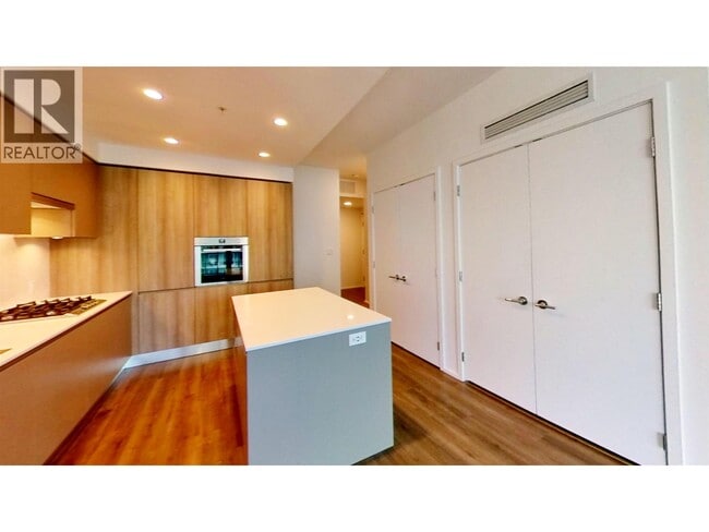 3833 Evergreen Pl in Burnaby, BC - Building Photo - Building Photo