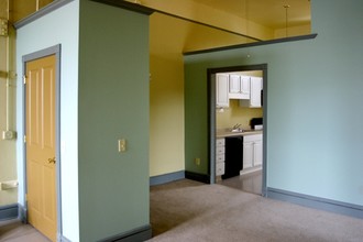 Bent Block Building in Oshkosh, WI - Building Photo - Interior Photo