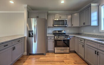 694 New Haven Ave in Milford, CT - Building Photo - Building Photo