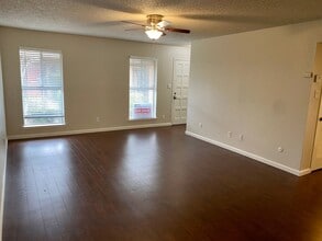 3819 E Alamos Ave in Fresno, CA - Building Photo - Building Photo
