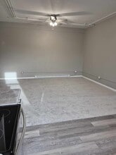 19 W Central St, Unit 3 in Chippewa Falls, WI - Building Photo - Building Photo