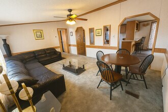 44 Heinle Rd in Swan Lake, NY - Building Photo - Building Photo