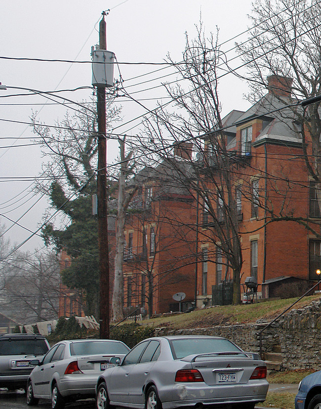 2148-2154 St James Ave in Cincinnati, OH - Building Photo - Building Photo