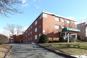 SBM Laurel LLC 212 in Hartford, CT - Building Photo