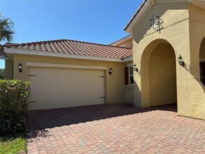 3703 Dockside Dr in Kissimmee, FL - Building Photo - Building Photo