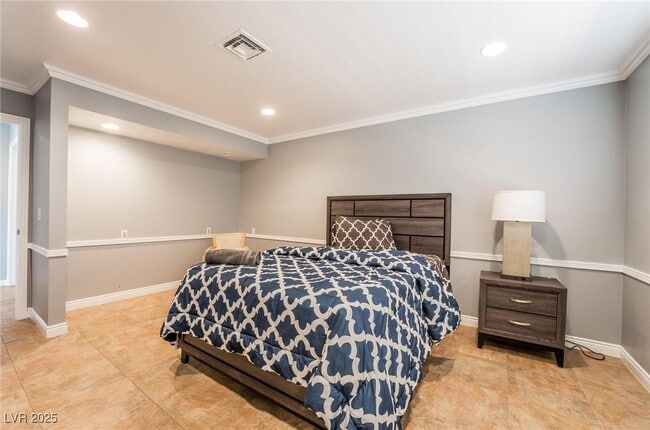 property at 3003 La Mesa Dr