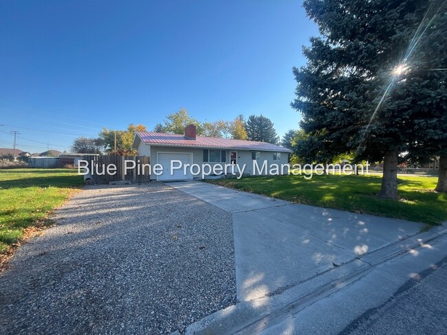 property at 810 Bergeson Dr