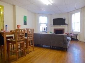 908 Beacon St in Boston, MA - Building Photo