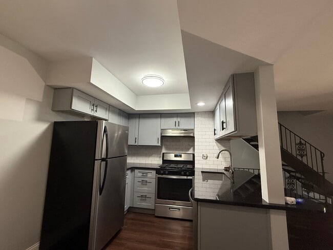 222 W Inverrary Ln in Deerfield, IL - Building Photo - Building Photo