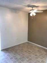 2501 N Alafaya Trail in Orlando, FL - Building Photo - Building Photo