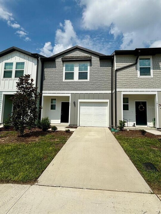 177 Mandovi St in Davenport, FL - Building Photo