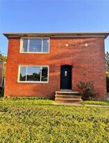 2907 Snow Rd in Parma, OH - Building Photo