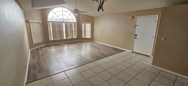 2494 Sweetwater Club Cir in Kissimmee, FL - Building Photo - Building Photo