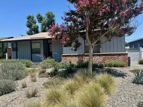 8956 Swinton Ave in Los Angeles, CA - Building Photo - Building Photo