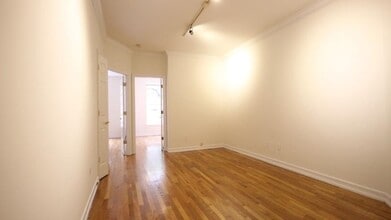 212 W 104th St in New York, NY - Building Photo - Building Photo