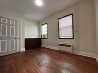 157 W 10th St photo'