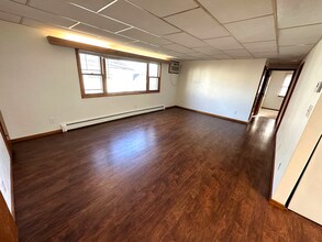 406 7th Ave W in Ellendale, MN - Building Photo - Building Photo