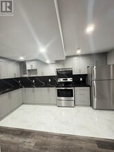 5952 Grossbeak Dr in Mississauga, ON - Building Photo - Building Photo