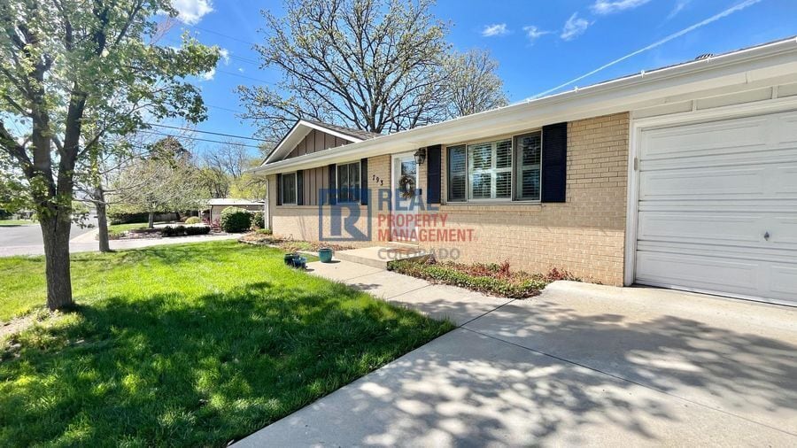 793 W Longview Ave in Littleton, CO - Building Photo